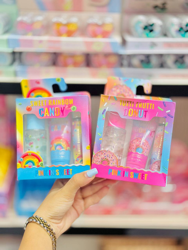 در سه رایحه تمشک و توت فرنگی 🍓 مارشمالو دونانت 🍩 رنگین کمان 🌈